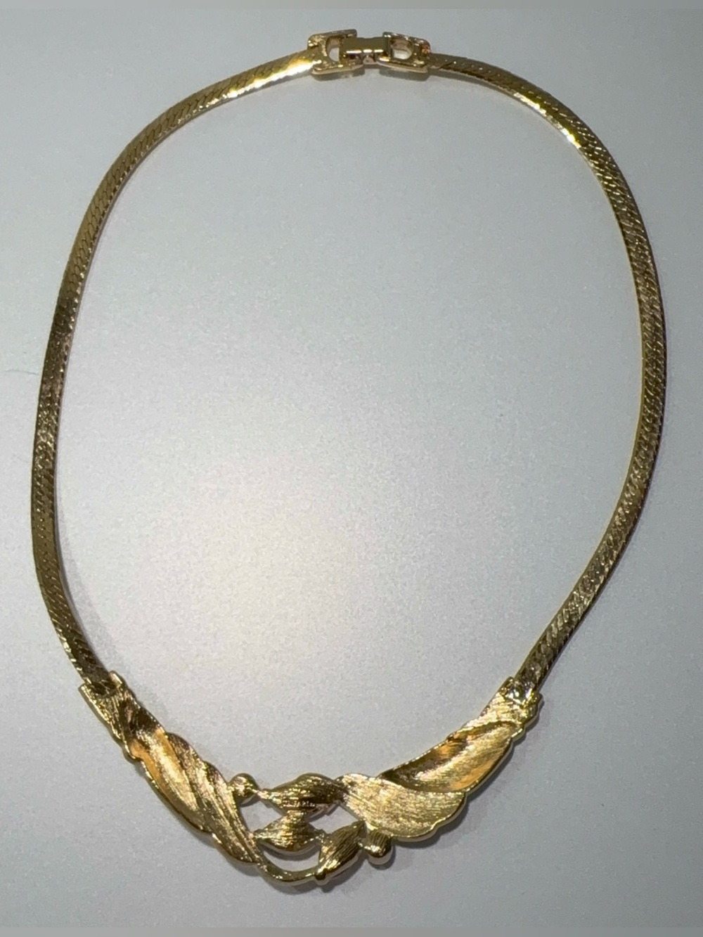 Vintage Trifari Gold-Tone Pink Rhinestone Necklace and Earrings Set - Picture 9 of 15